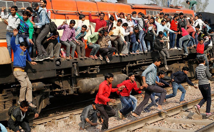 Điều thú vị về những chuyến tàu &#34;điên rồ&#34; ở Ấn Độ - 12