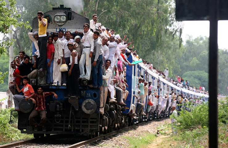Điều thú vị về những chuyến tàu &#34;điên rồ&#34; ở Ấn Độ - 2