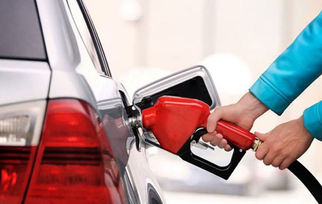 Giá xăng dầu hôm nay 12/8: Vẫn tăng giảm trái chiều, giá xăng tại Việt Nam giảm về mức trước xung đột Nga - Ukraine - 1