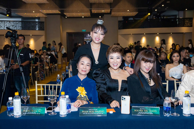 Nghệ nhân Hồ Thanh Hương tham gia lễ ký kết tài trợ và bàn giao vương miện cho cuộc thi &#34;Hoa hậu Hoàn cầu Việt Nam 2022&#34; - 2