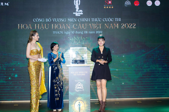 Nghệ nhân Hồ Thanh Hương tham gia lễ ký kết tài trợ và bàn giao vương miện cho cuộc thi &#34;Hoa hậu Hoàn cầu Việt Nam 2022&#34; - 7
