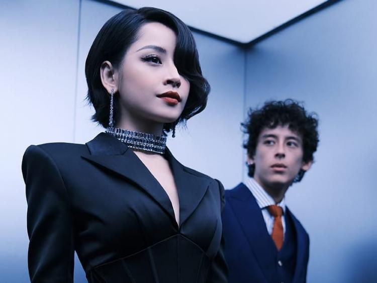Âm nhạc - Hình ảnh MV phản cảm: Nghệ sĩ hãy thôi làm ngơ...