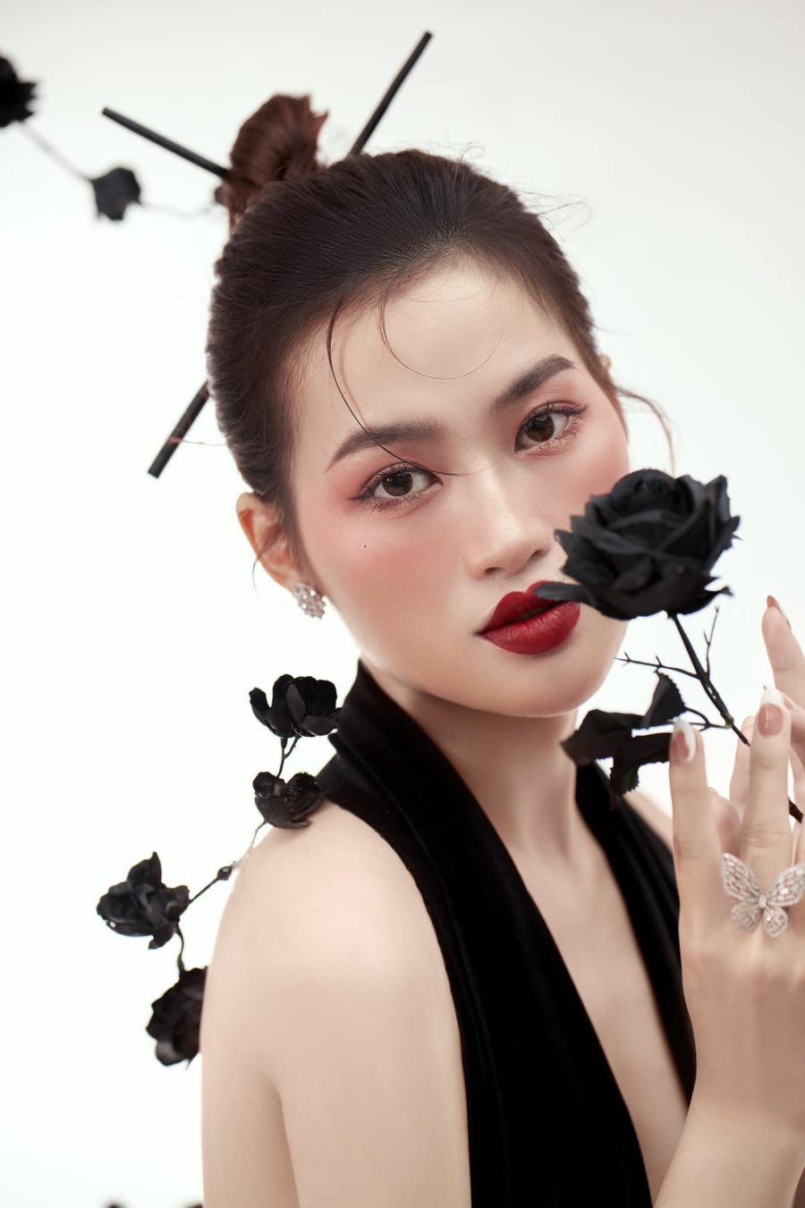 Nữ sinh Đà Nẵng có nhan sắc giống Đỗ Hà gây chú ý khi thi Hoa hậu Hoà bình Việt Nam - 5
