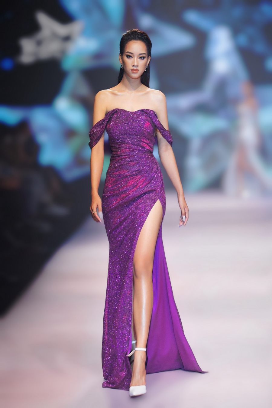 Nữ sinh Đà Nẵng có nhan sắc giống Đỗ Hà gây chú ý khi thi Hoa hậu Hoà bình Việt Nam - 9