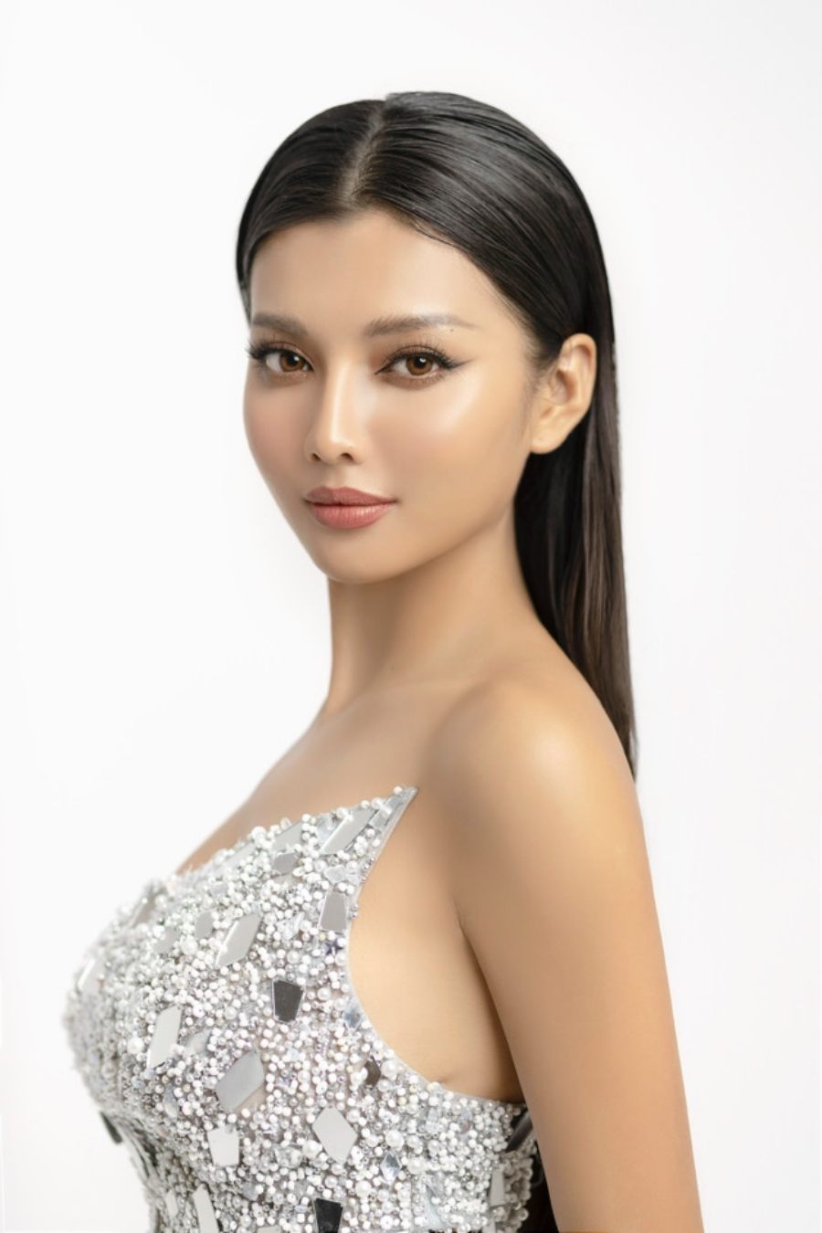 Nữ sinh Đà Nẵng có nhan sắc giống Đỗ Hà gây chú ý khi thi Hoa hậu Hoà bình Việt Nam - 7