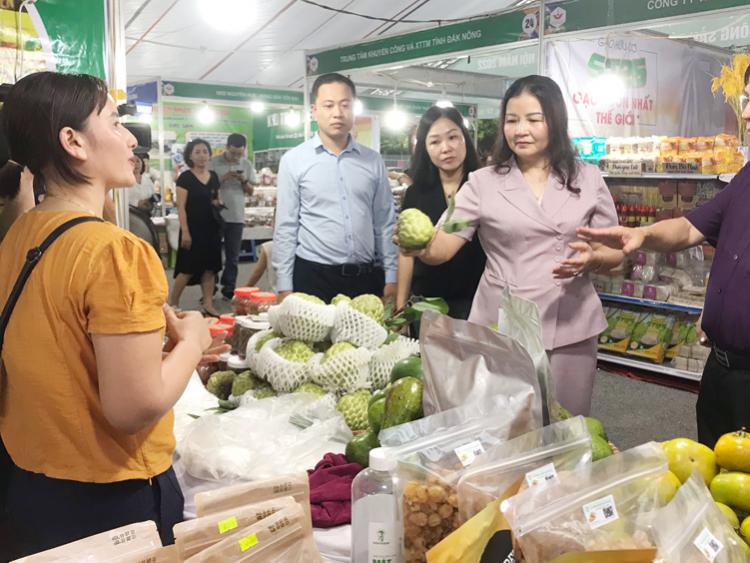 Nông nghiệp - Hàng trăm gian hàng nông sản Hà Nội được giới thiệu ở tuần lễ sản phẩm OCOP