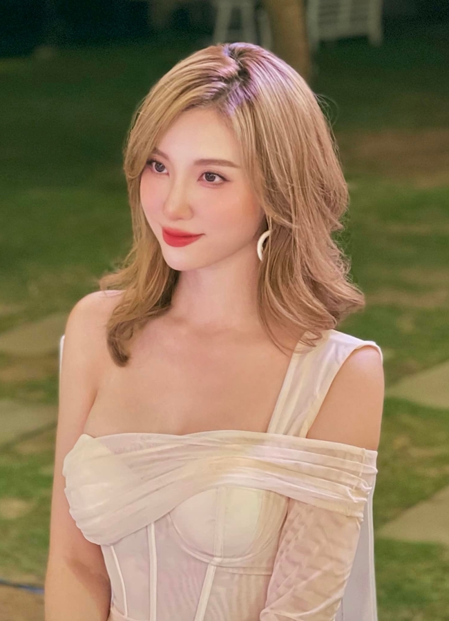 Hot girl Tâm Tít lấy chồng giàu sinh 2 con vẫn đẹp hơn gái son, Mi Vân, Hạnh Sino giờ ra sao? - 9