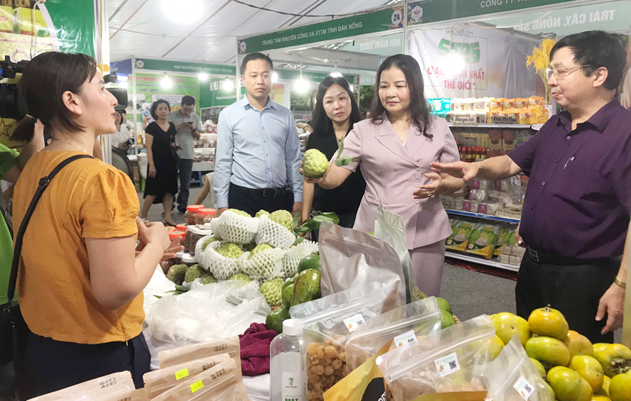 Hàng trăm gian hàng nông sản Hà Nội được giới thiệu ở tuần lễ sản phẩm OCOP - 1
