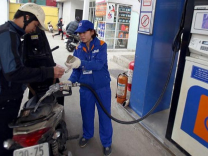 - Giá xăng dầu hôm nay 17/8: Diễn biến giá ra sao khi sản lượng của Nga phục hồi