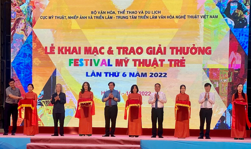 Mỹ thuật trẻ chưa thoát khỏi lối đi "già", "cũ"! - 1