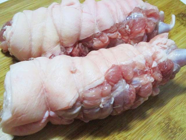 Luộc thịt lợn chín xong đừng vội ăn, thêm bước nữa thịt thơm lại săn chắc dễ thái, lát mỏng như giấy - 2