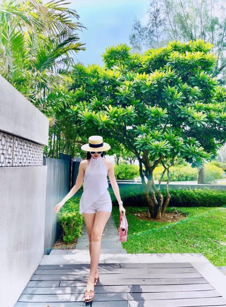 "Lưu Diệc Phi Đà Nẵng" đẹp mọi khoảnh khắc vì chọn váy áo tôn dáng, tôn da - 6