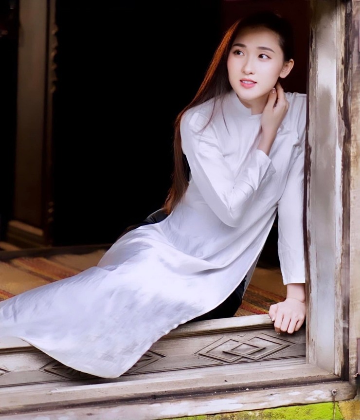"Lưu Diệc Phi Đà Nẵng" đẹp mọi khoảnh khắc vì chọn váy áo tôn dáng, tôn da - 8