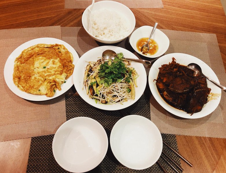 Được "lộc ăn" từ tài xế, siêu mẫu Hà Anh trổ tài nấu món thơm phức làm nhiều người xuýt xoa - 7