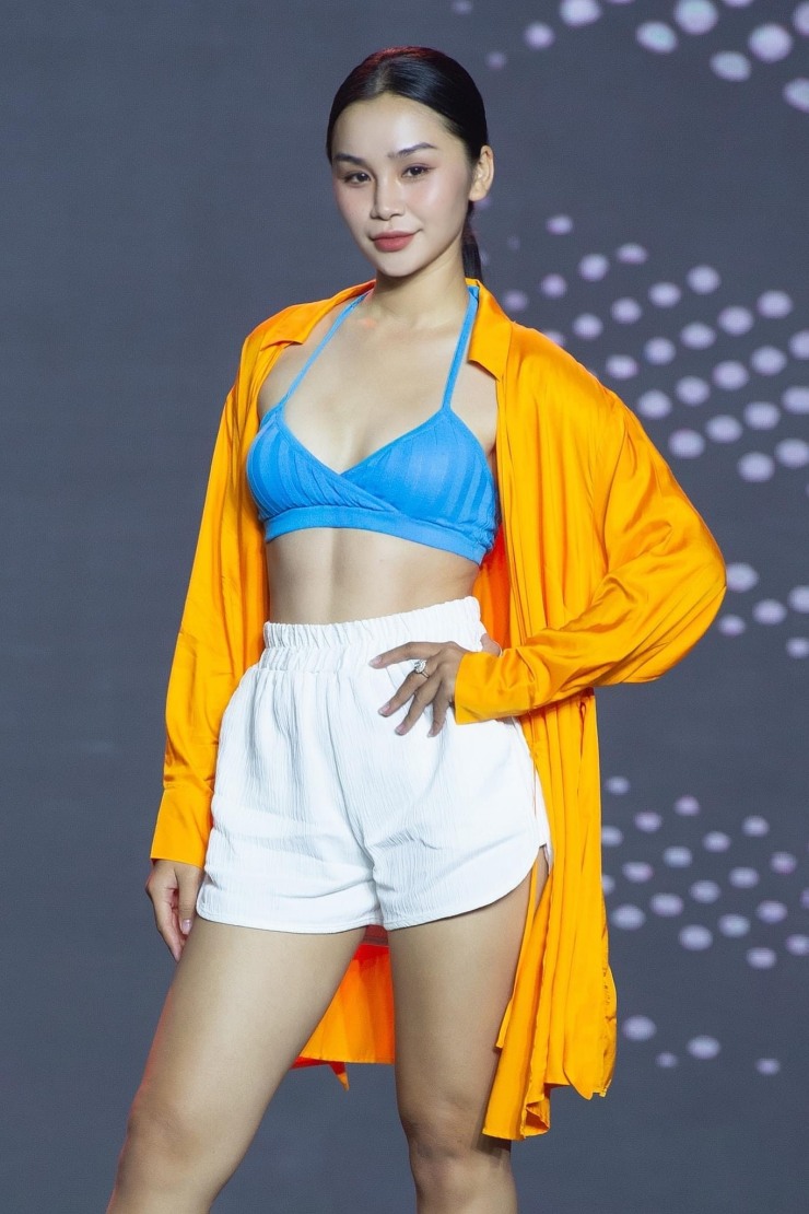 Phong cách thời trang của cô giáo các hoa hậu Việt - 8