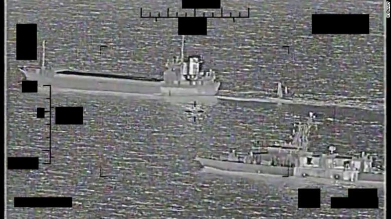 Tàu chiến, trực thăng Mỹ ngăn Iran đoạt thuyền không người lái - 2