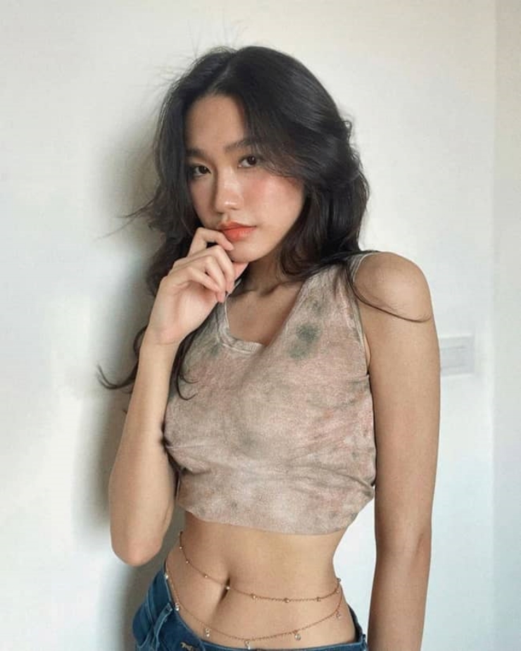 Đoàn Văn Hậu, Đặng Văn Lâm cao gần 1m9, bạn gái cũng có đặc điểm vóc dáng ấn tượng - 3