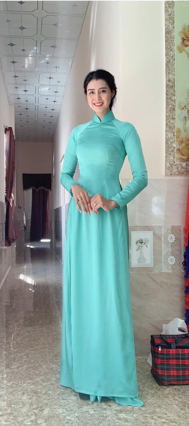 Cô giáo tiểu học xinh nhất Hà Nội khiến phụ huynh ồ ạt hỏi tên trường cho con theo học - 18