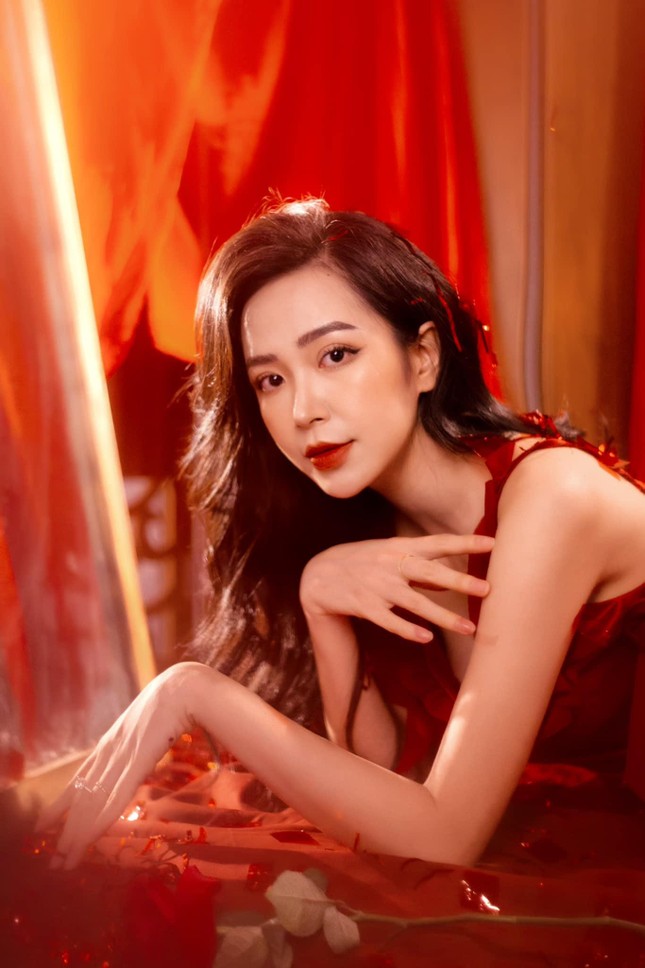 Clip nữ giúp việc &#34;mồi chài&#34; ông chủ hút 66 triệu lượt xem &#34;gây sốt&#34; màn ảnh Việt - 2