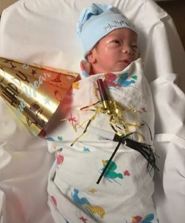 Nữ MC gốc Việt thử thai liên tục 2 năm mới nhận &#34;tin vui&#34;, đi đẻ ở Mỹ vật vã 36 tiếng - 6