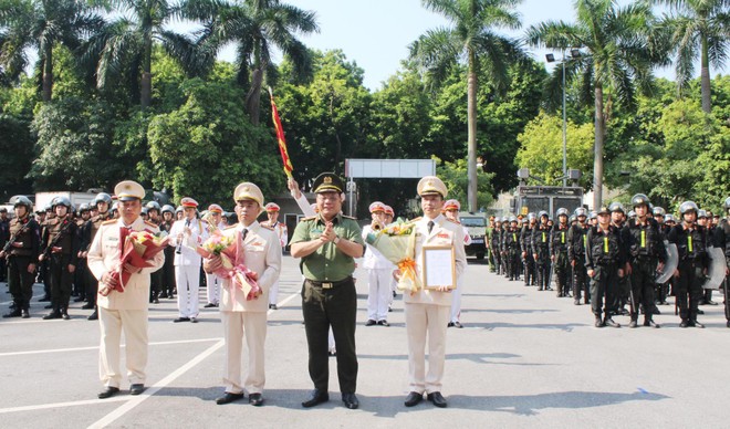 Công bố quyết định thành lập Trung đoàn Cảnh sát Cơ động dự bị chiến đấu Công an thành phố Hà Nội - 1