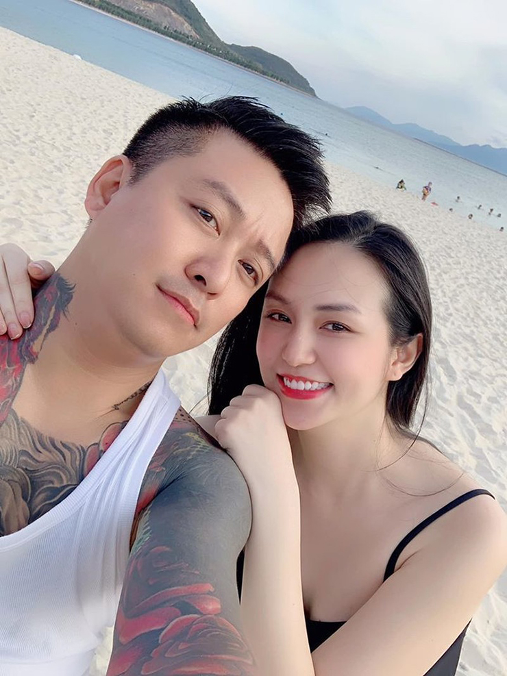 Vợ CEO giàu sụ khiến Tuấn Hưng "chịu trói sớm", body gợi cảm vạn người mê - 2