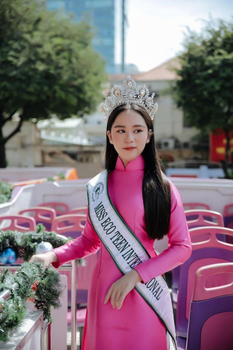 3 bé gái Việt là con lai đăng quang Hoa hậu nhí quốc tế, có bé đẹp hệt Hồ Ngọc Hà - 7
