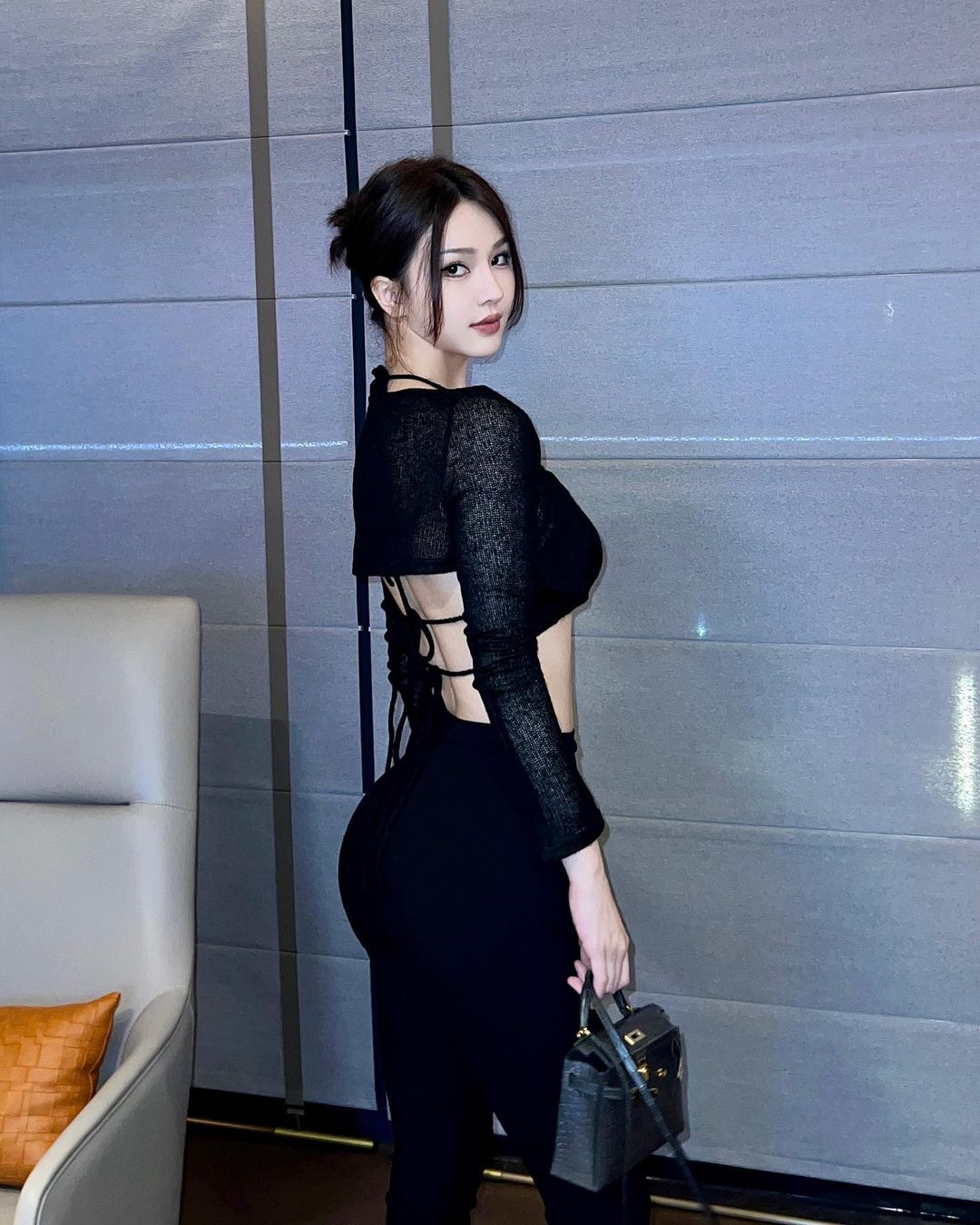 "Hot mom Trung Quốc" liều lĩnh mặc trái "luật ngầm" nhưng không bị chê bai - 4