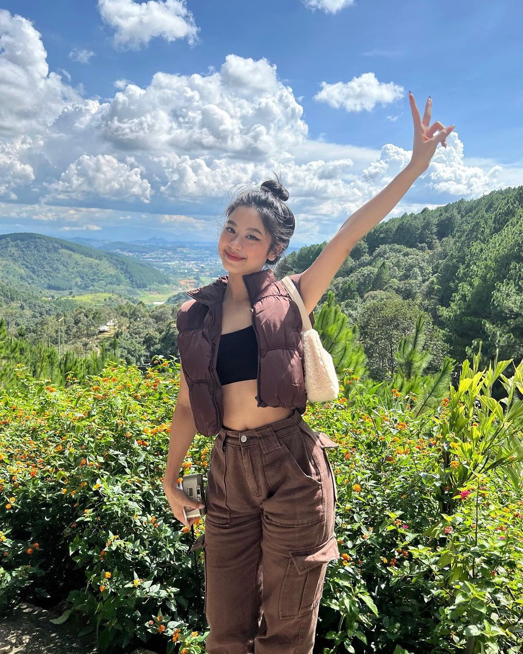 “Hot girl tạp hoá Thanh Hoá” sau nhiều năm ở ẩn, mặc gợi cảm nhưng đẳng cấp hơn xưa - 8