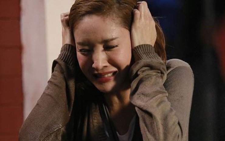 Ngày sinh nhật chồng xách hộp bánh kem vào nhà, mở ra xem tôi giật mình ném thẳng thùng rác - 2