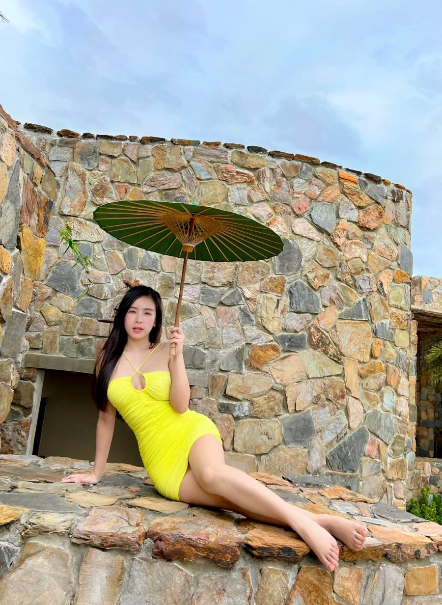 Hot girl Phương Bora tiết lộ thói quen mua sắm hàng hiệu - 1