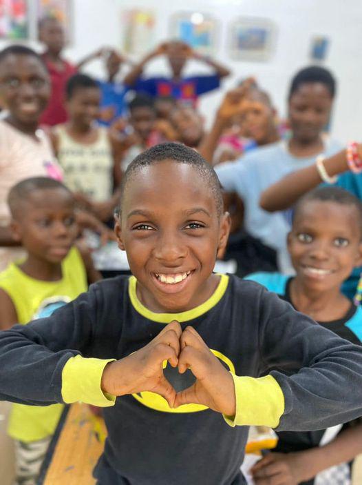 Hình ảnh đẹp trai bụ bẫm của cậu bé châu Phi suy dinh dưỡng từng làm thế giới xót xa - 11