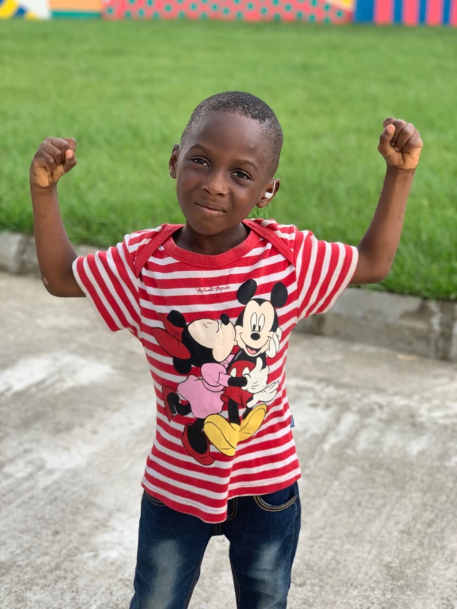 Hình ảnh đẹp trai bụ bẫm của cậu bé châu Phi suy dinh dưỡng từng làm thế giới xót xa - 9