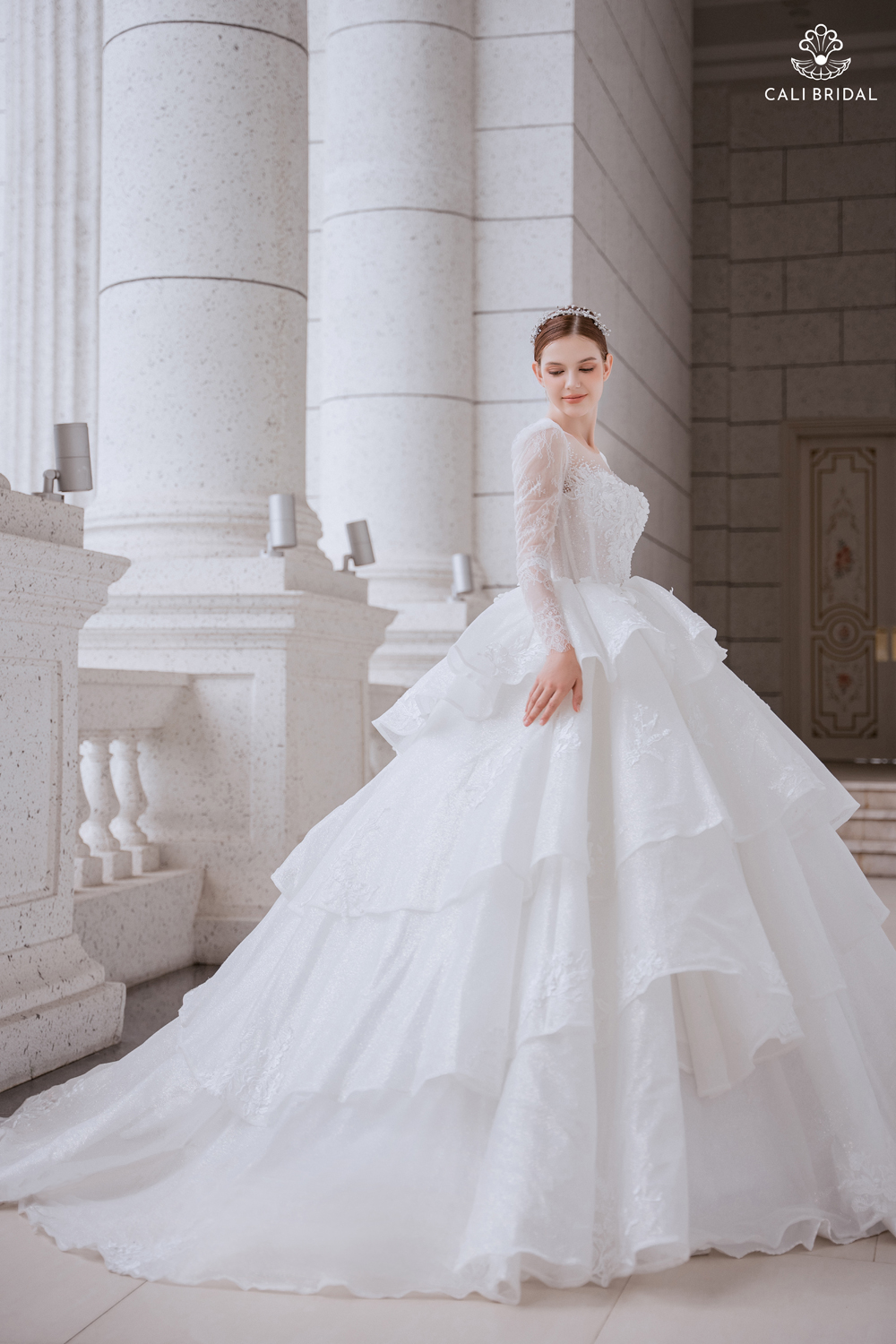 Cali Bridal ra mắt BST “Perfectly Elegant” với hơn 400 mẫu váy cưới độc đáo - 5