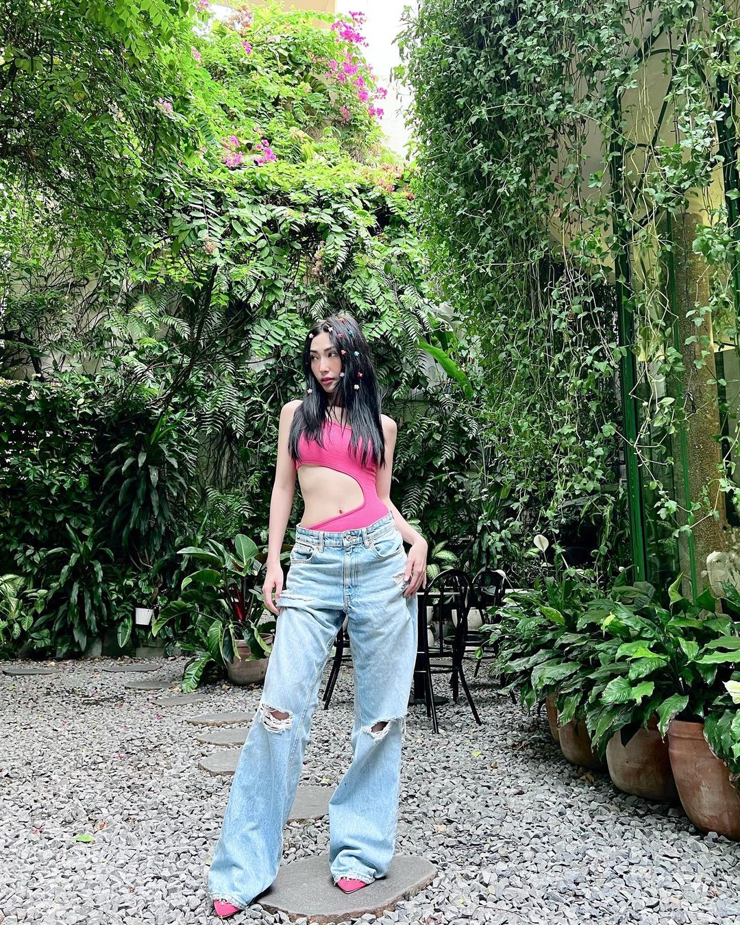 Khổng Tú Quỳnh chinh phục thành công kiểu váy "cơn thịnh nộ mùa hè" - 7