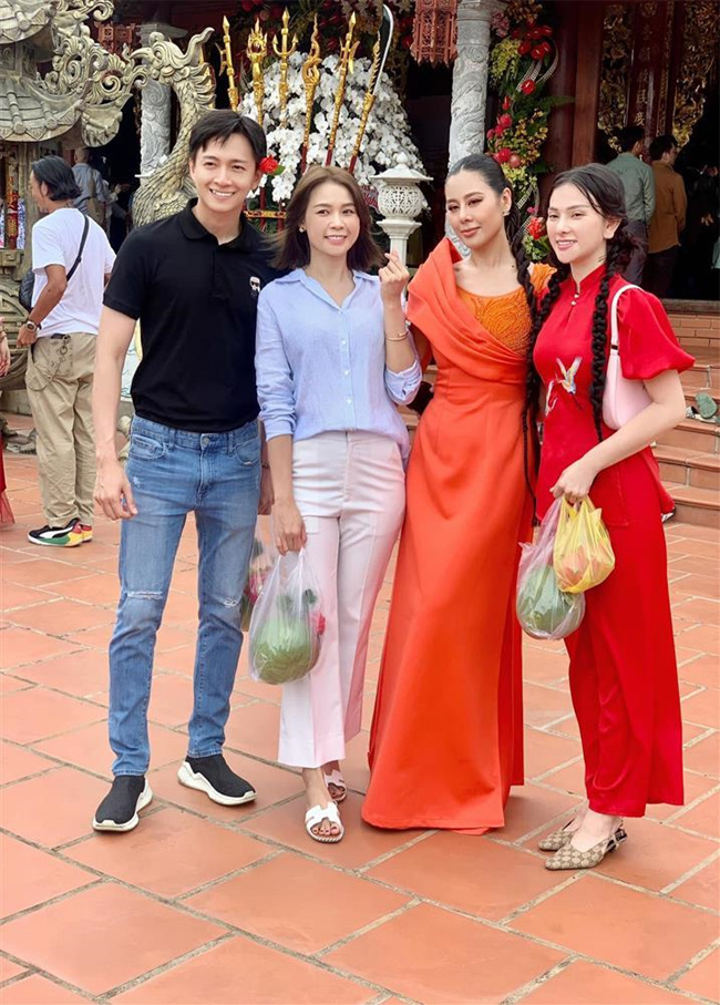 Lương Bích Hữu lộ nhan sắc thật qua ảnh chụp vội, sự thật ra sao với đồng niên? - 10