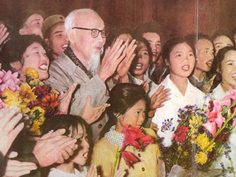 Bác Hồ với văn học nghệ thuật