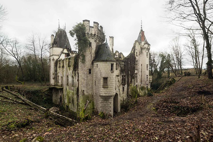 15 lâu đài bỏ hoang đẹp nhất thế giới - 4