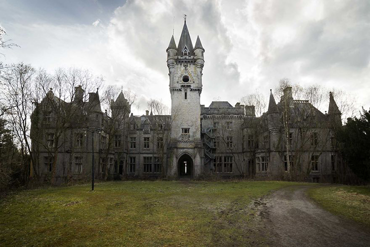 15 lâu đài bỏ hoang đẹp nhất thế giới - 7
