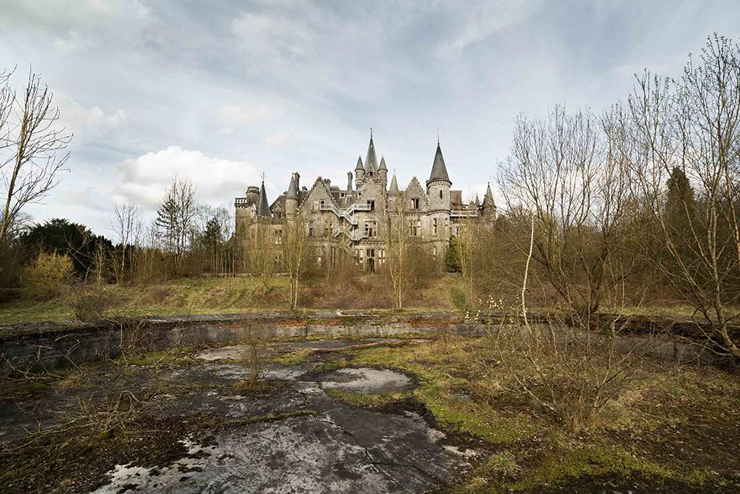 15 lâu đài bỏ hoang đẹp nhất thế giới - 8
