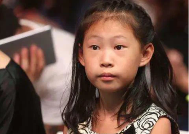 Mỹ nhân Trương Đình khổ sở vì con gái bị chê "mẹ công con quạ", nay ái nữ thay đổi nhận không ra - 7