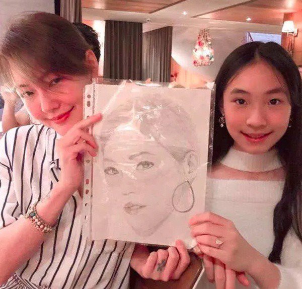 Mỹ nhân Trương Đình khổ sở vì con gái bị chê "mẹ công con quạ", nay ái nữ thay đổi nhận không ra - 12