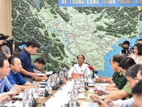 Phó Thủ tướng họp chỉ đạo ứng phó bão Noru, sẵn sàng sơ tán hơn 860.000 dân