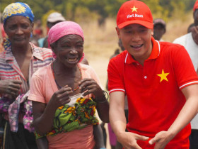 Quang Linh Vlogs: "Khéo trở thành tỷ phú ở châu Phi lúc nào không hay"