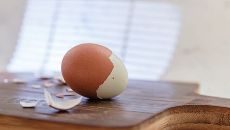 Luộc trứng đừng dại cho ngay vào nồi, nhớ làm điều này trước trứng không nứt lại dễ bóc vỏ - 5