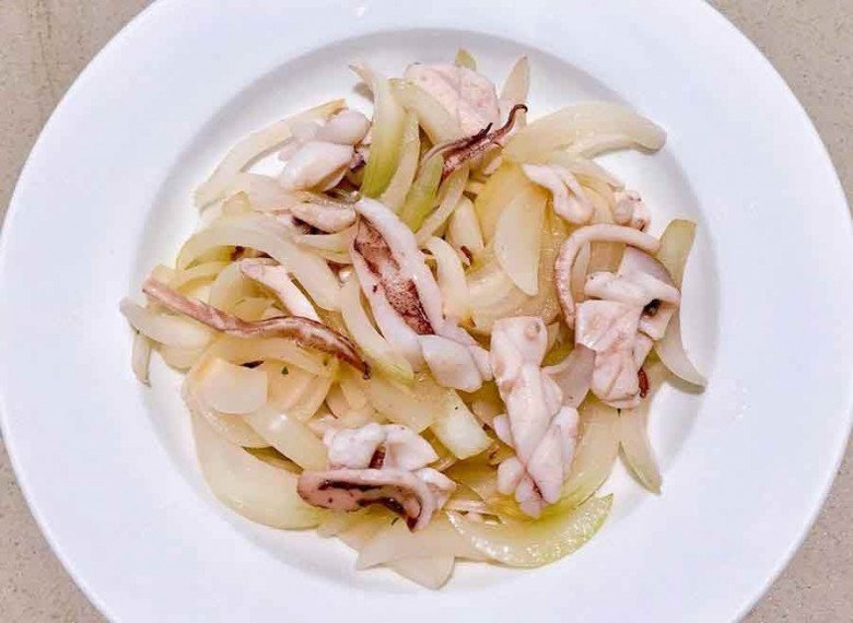 11 cách làm mực xào thập cẩm cùng dưa leo, hành tây ngon giòn, không tanh - 14