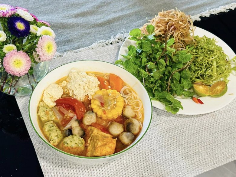 "MC giàu nhất Việt Nam" làm món ăn đầy màu sắc vừa ngon lại không mập, phiên bản nam của Hồ Ngọc Hà liền khoái - 14