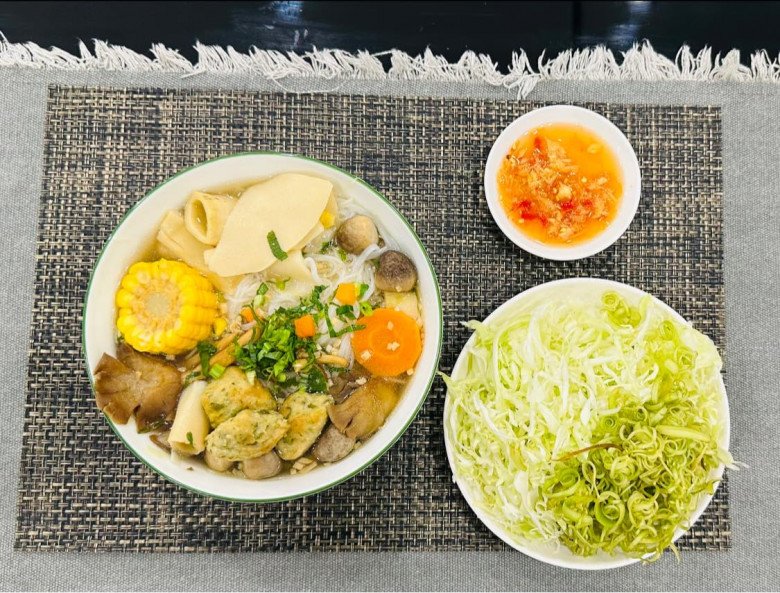 "MC giàu nhất Việt Nam" làm món ăn đầy màu sắc vừa ngon lại không mập, phiên bản nam của Hồ Ngọc Hà liền khoái - 2