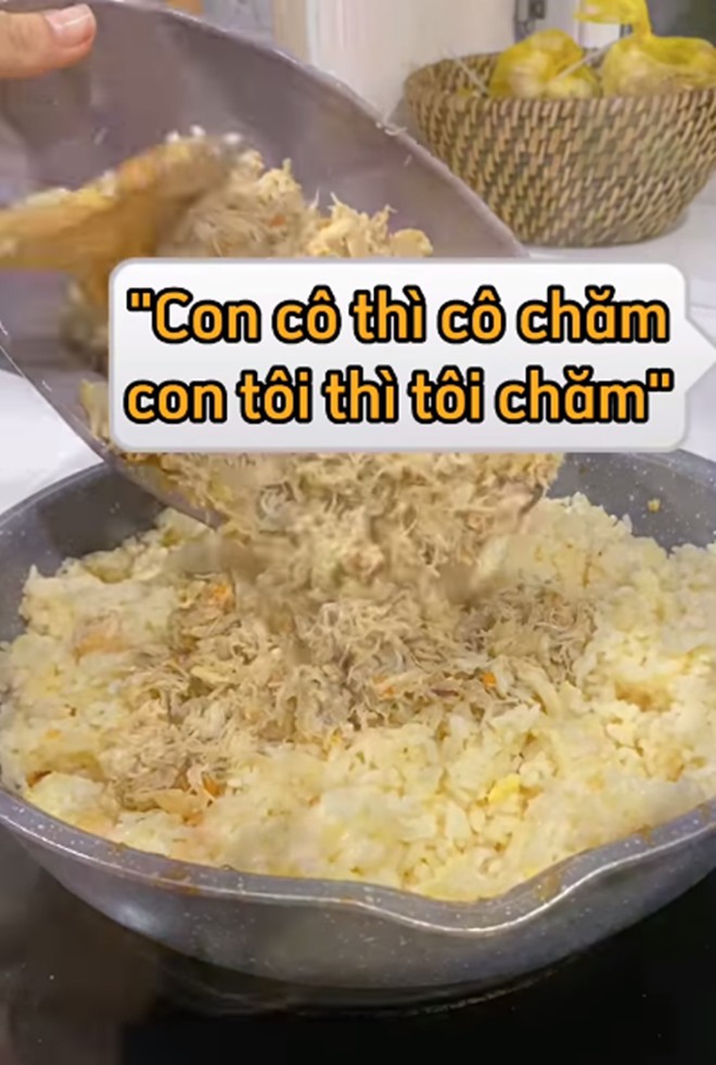 Vợ Hoàng Bách làm món vét tủ lạnh ngon ngất ngây, lúc nấu mẹ chồng phán: "Con cô thì cô chăm, con tôi thì tôi chăm" - 7