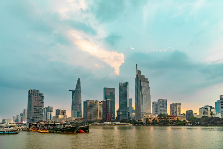 Yêu cầu làm rõ nguyên nhân vỡ đường băng sân bay Vinh - 5